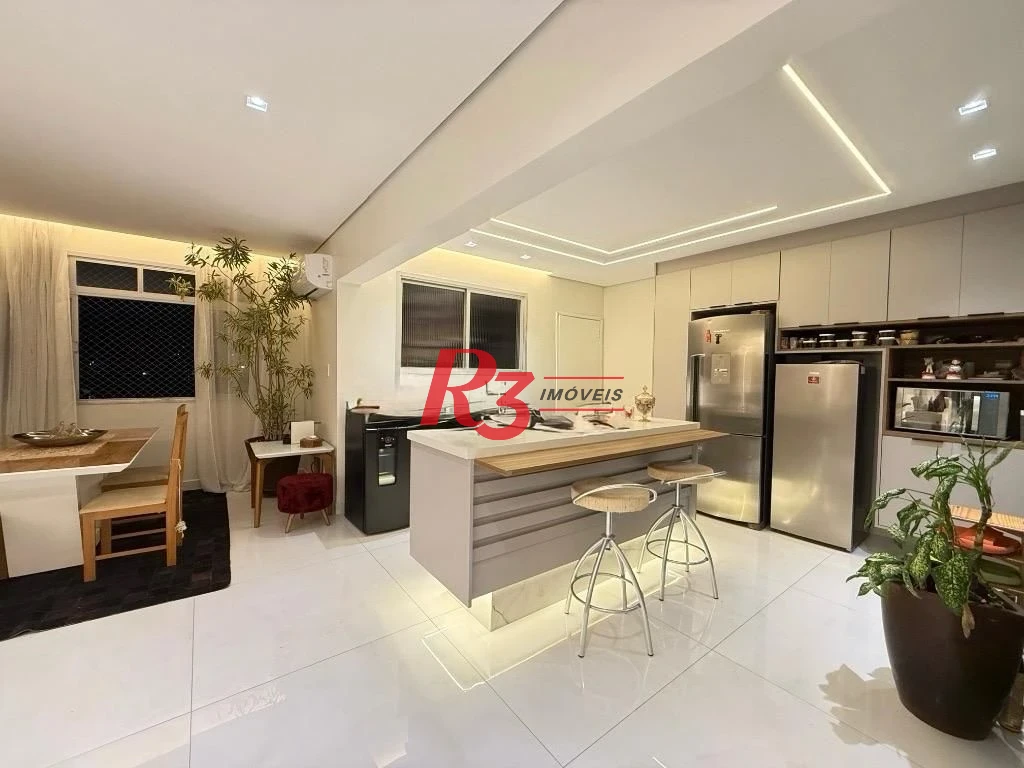 Apartamento com 3 dormitórios à venda, 120 m² por R$ 800.000,00 - Campo Grande - Santos/SP