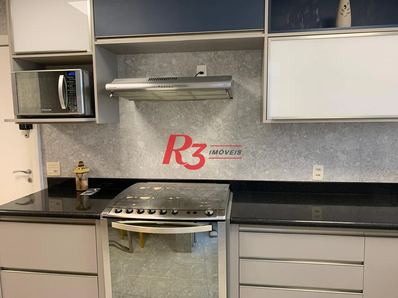 Apartamento com 3 dormitórios para alugar, 180 m² por R$ 22.900,00/mês - Gonzaga - Santos/SP