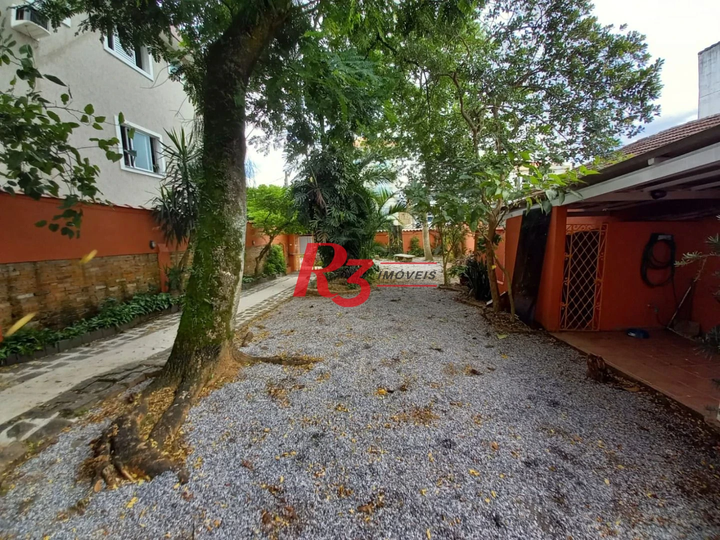 Casa com 3 dormitórios à venda, 108 m² por R$ 1.400.000,00 - Vila Voturuá - São Vicente/SP