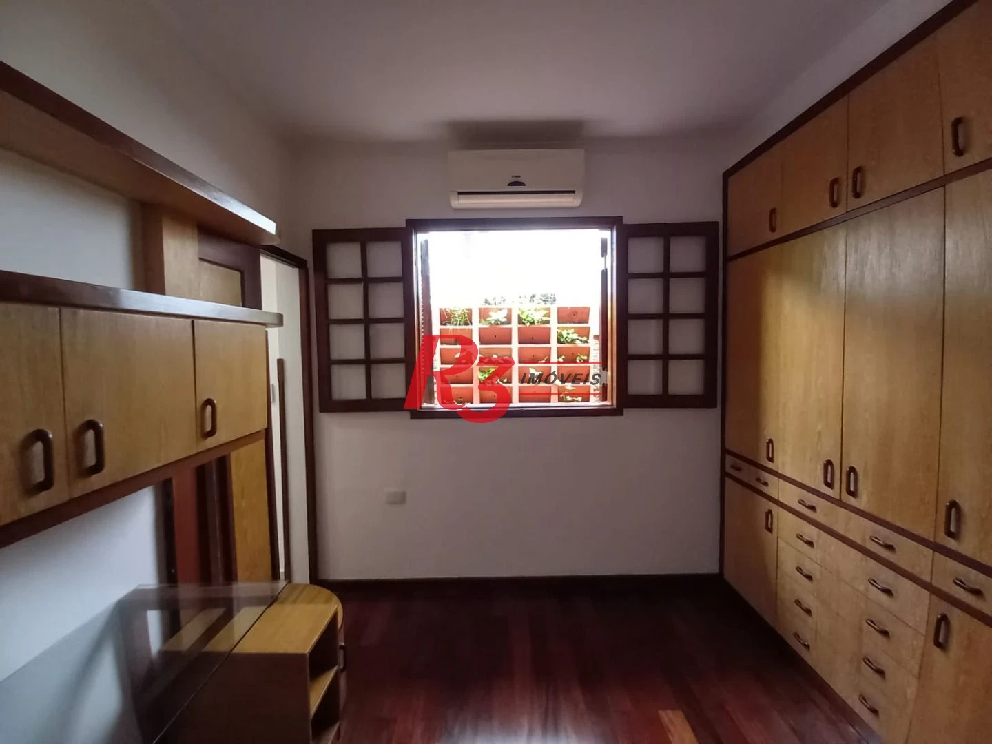 Casa com 3 dormitórios à venda, 108 m² por R$ 1.400.000,00 - Vila Voturuá - São Vicente/SP