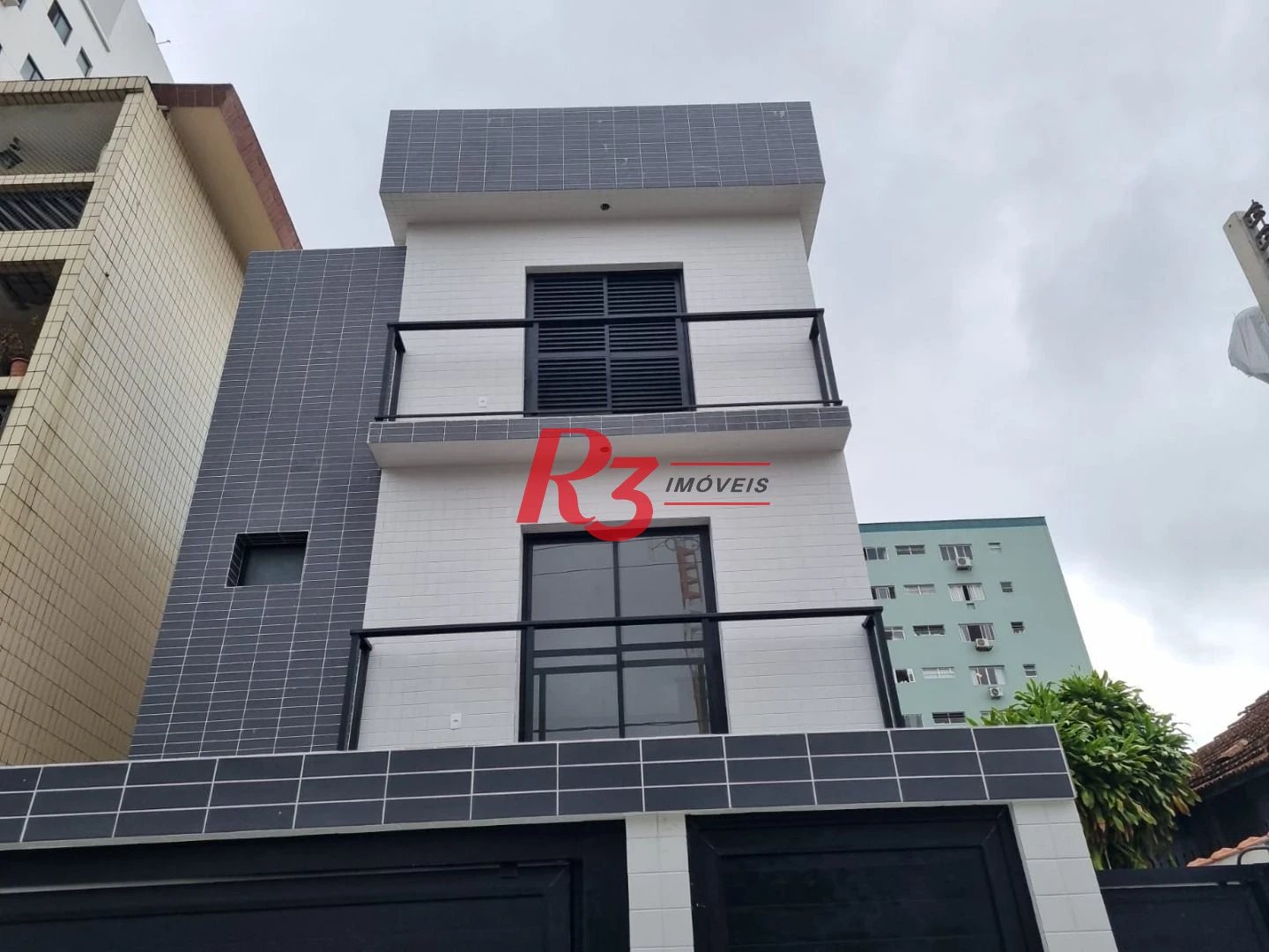 Village com 2 dormitórios à venda, 90 m² por R$ 655.000,00 - Campo Grande - Santos/SP