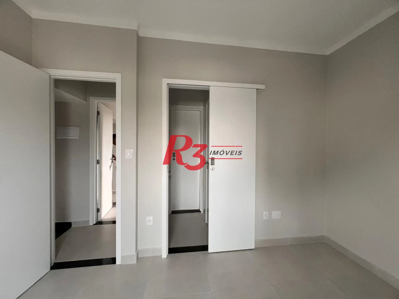Village com 2 dormitórios à venda, 90 m² por R$ 655.000,00 - Campo Grande - Santos/SP