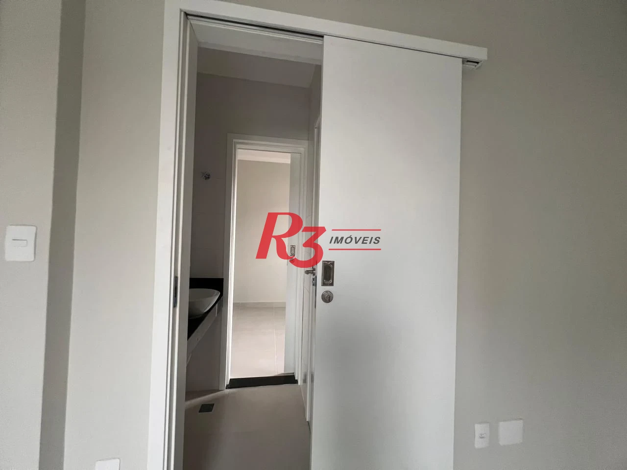 Village com 2 dormitórios à venda, 90 m² por R$ 655.000,00 - Campo Grande - Santos/SP