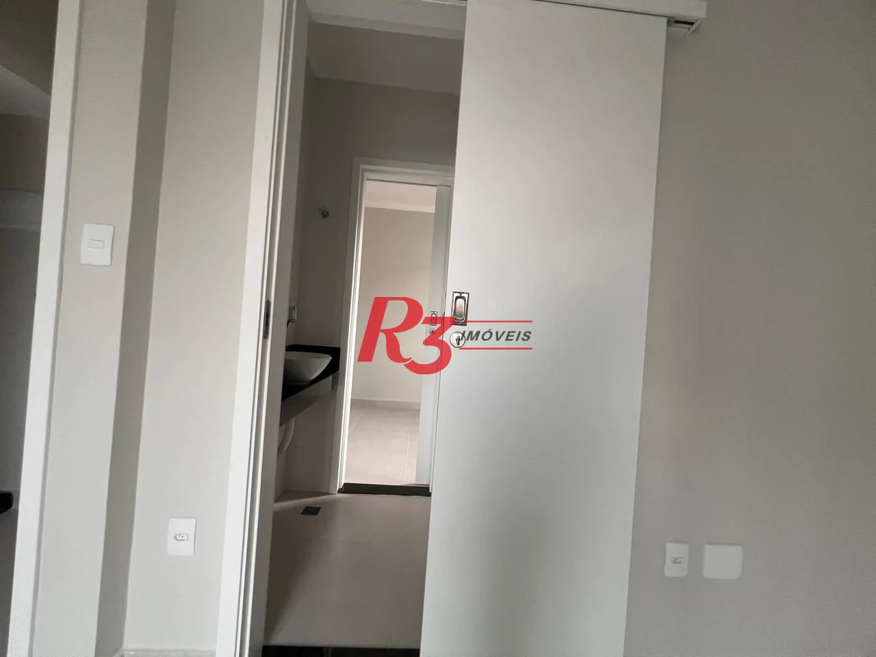 Village com 2 dormitórios à venda, 90 m² por R$ 655.000,00 - Campo Grande - Santos/SP