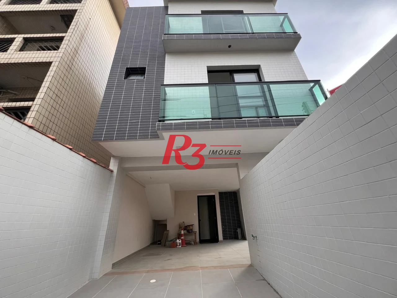 Village com 2 dormitórios à venda, 90 m² por R$ 655.000,00 - Campo Grande - Santos/SP