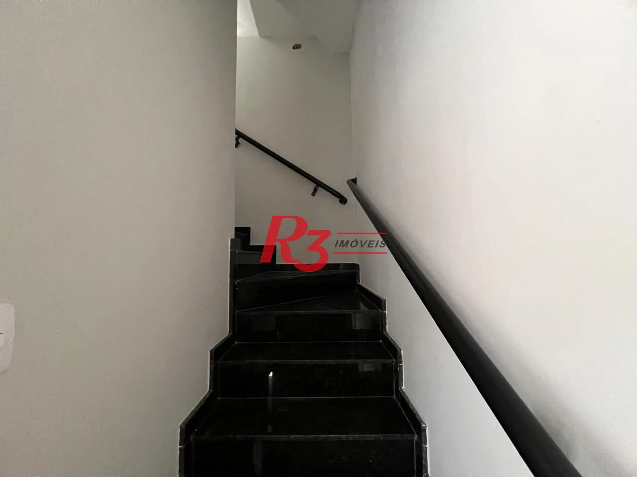 Village com 2 dormitórios à venda, 90 m² por R$ 655.000,00 - Campo Grande - Santos/SP