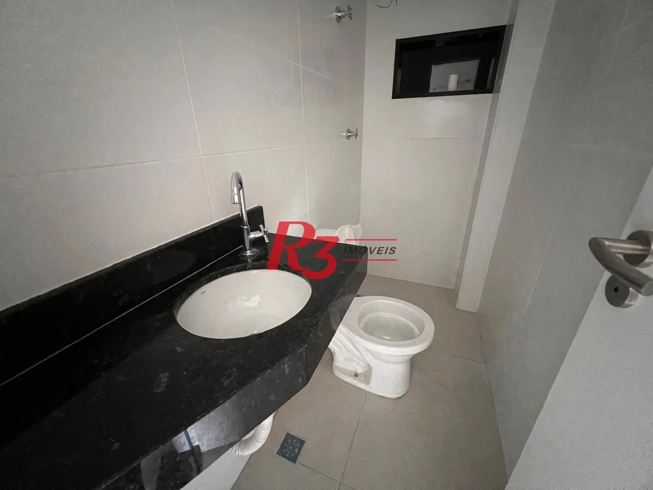 Village com 2 dormitórios à venda, 90 m² por R$ 655.000,00 - Campo Grande - Santos/SP