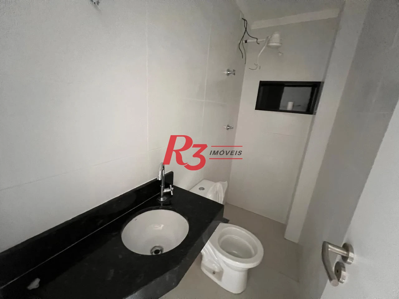 Village com 2 dormitórios à venda, 90 m² por R$ 655.000,00 - Campo Grande - Santos/SP