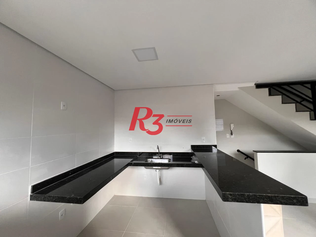 Village com 2 dormitórios à venda, 90 m² por R$ 655.000,00 - Campo Grande - Santos/SP