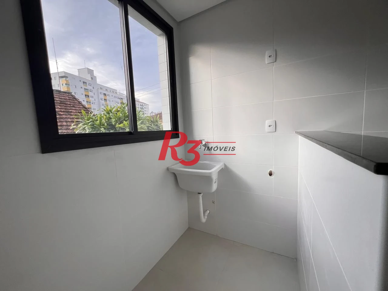 Village com 2 dormitórios à venda, 90 m² por R$ 655.000,00 - Campo Grande - Santos/SP