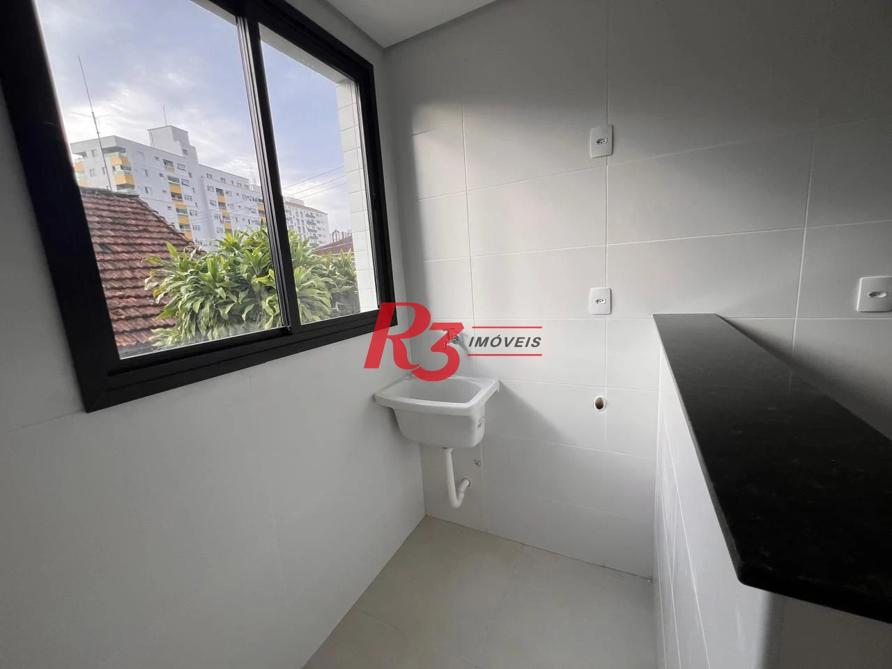 Village com 2 dormitórios à venda, 90 m² por R$ 655.000,00 - Campo Grande - Santos/SP