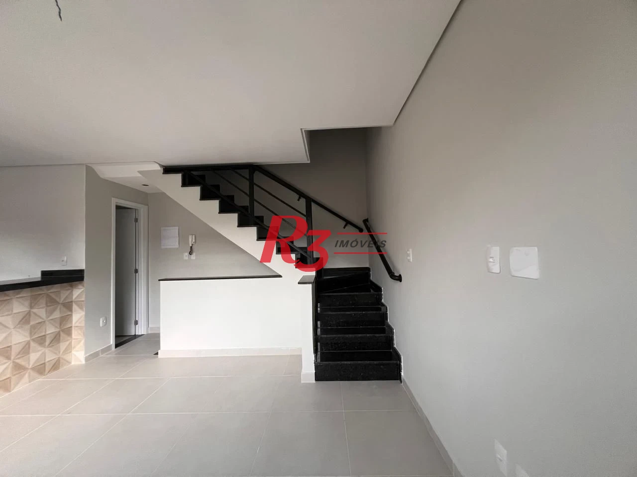 Village com 2 dormitórios à venda, 90 m² por R$ 655.000,00 - Campo Grande - Santos/SP