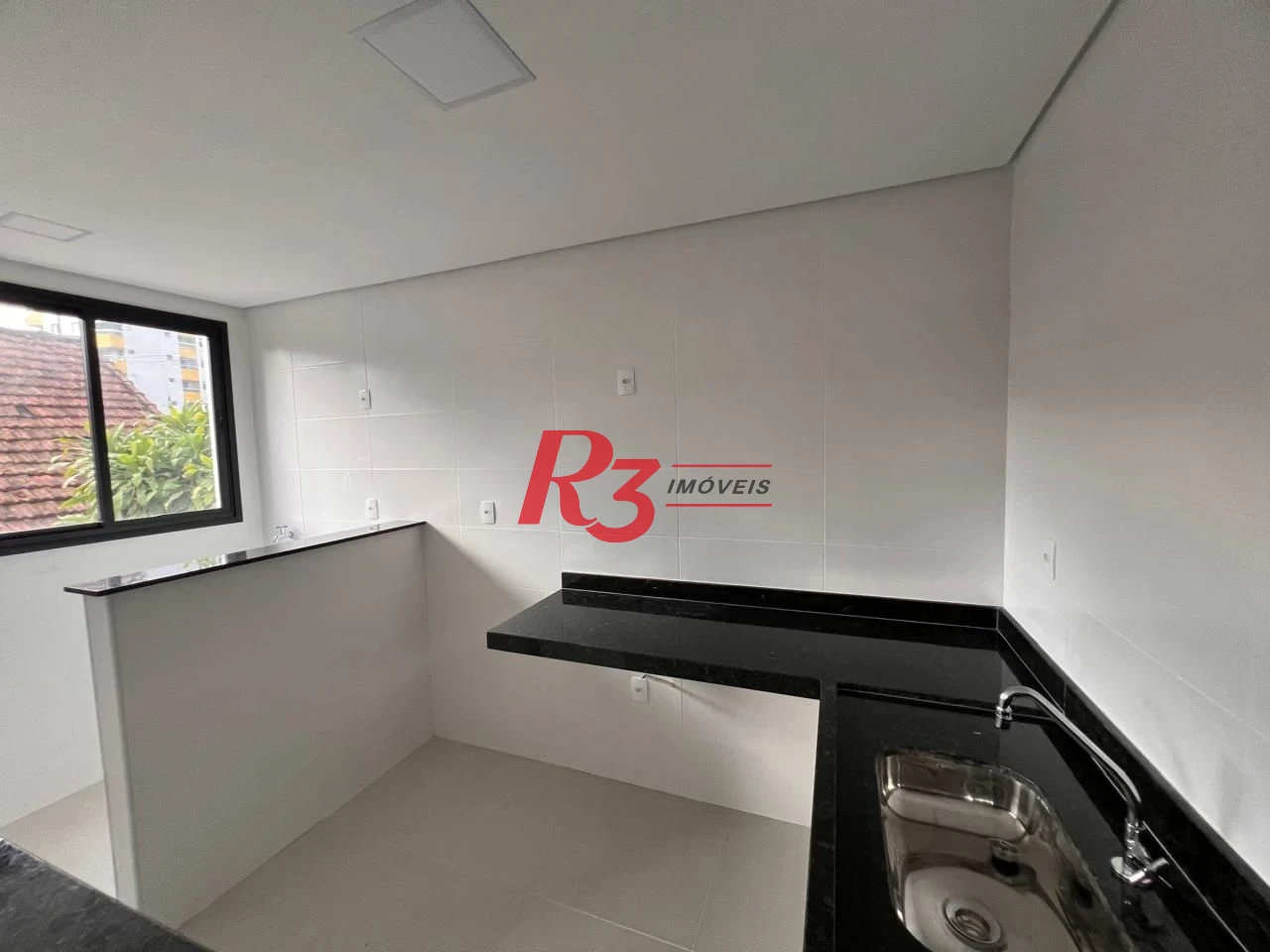 Village com 2 dormitórios à venda, 90 m² por R$ 655.000,00 - Campo Grande - Santos/SP