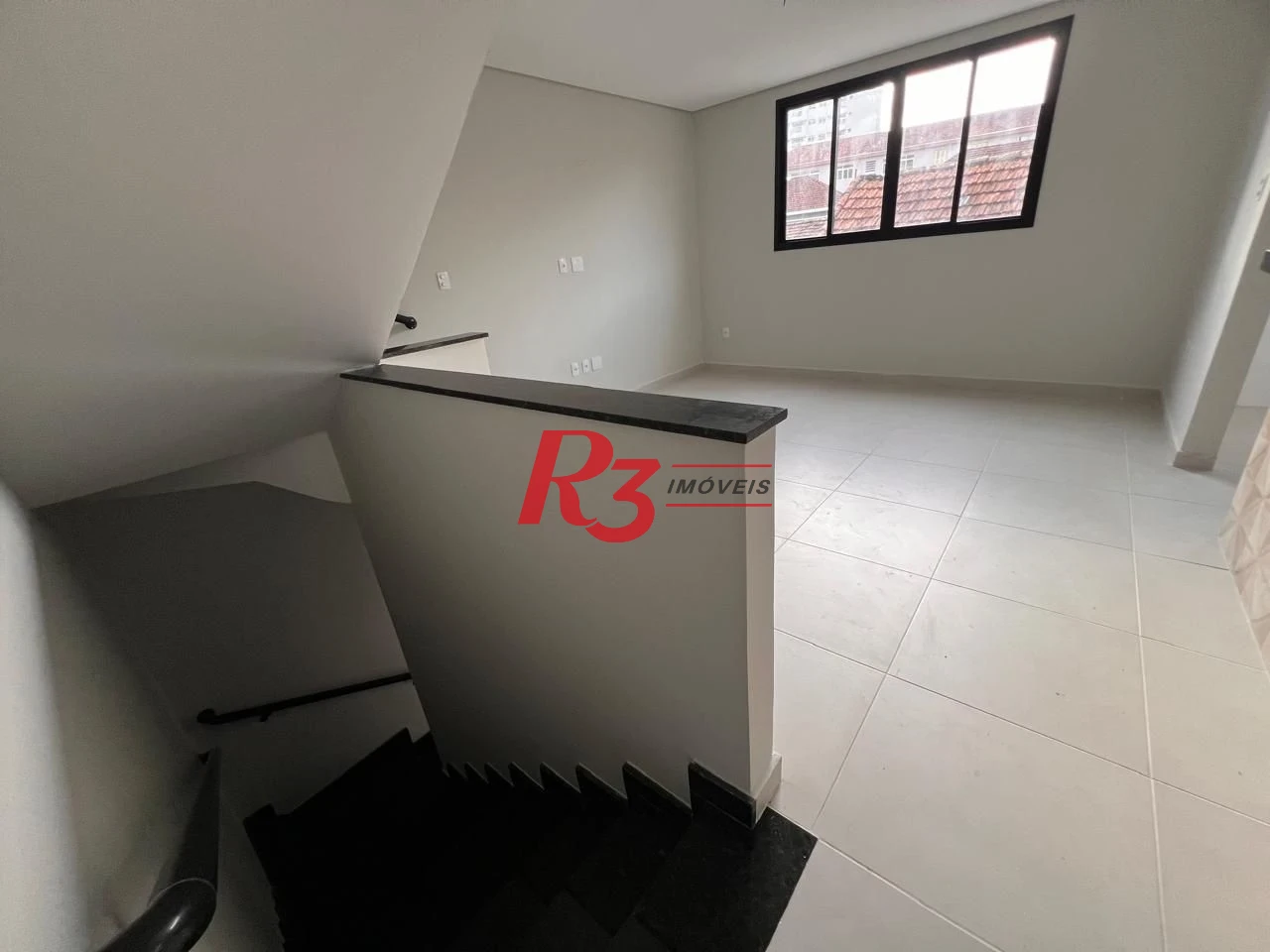 Village com 2 dormitórios à venda, 90 m² por R$ 655.000,00 - Campo Grande - Santos/SP