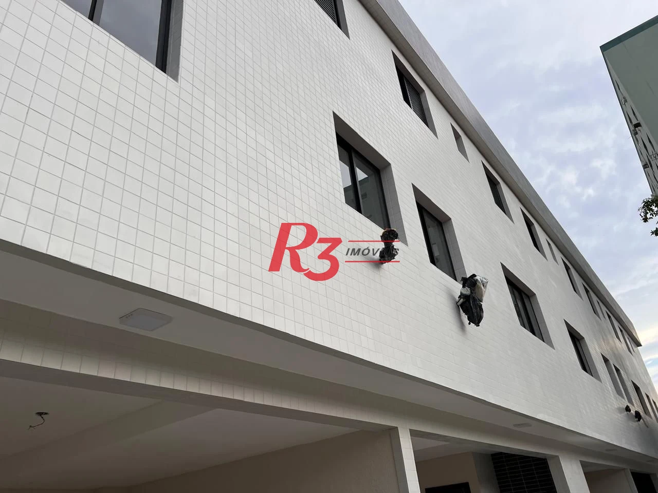 Village com 2 dormitórios à venda, 90 m² por R$ 655.000,00 - Campo Grande - Santos/SP