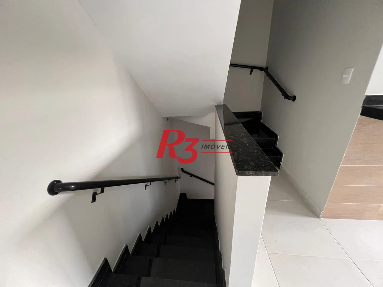 Village com 2 dormitórios à venda, 90 m² por R$ 655.000,00 - Campo Grande - Santos/SP