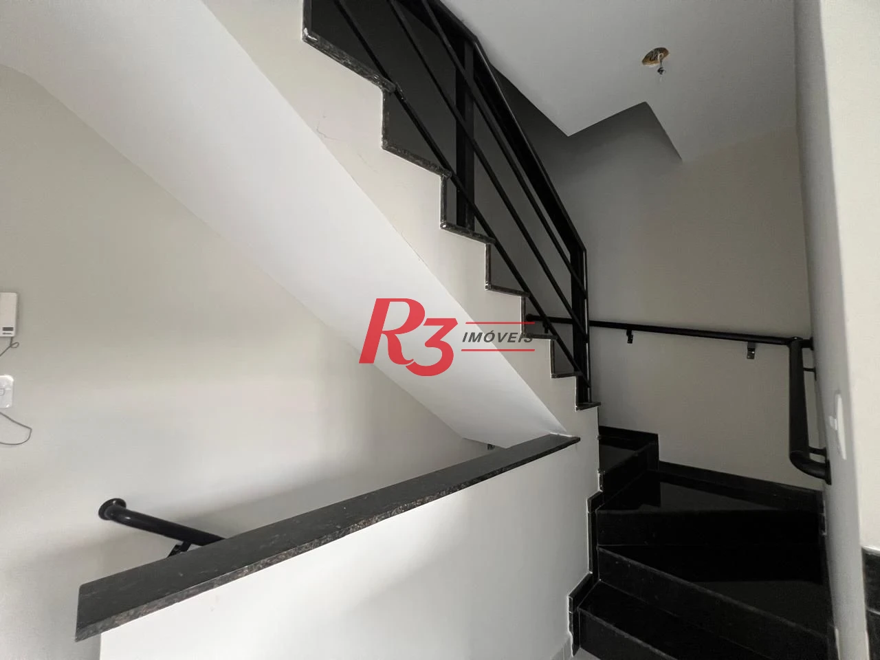 Village com 2 dormitórios à venda, 90 m² por R$ 688.000,00 - Campo Grande - Santos/SP