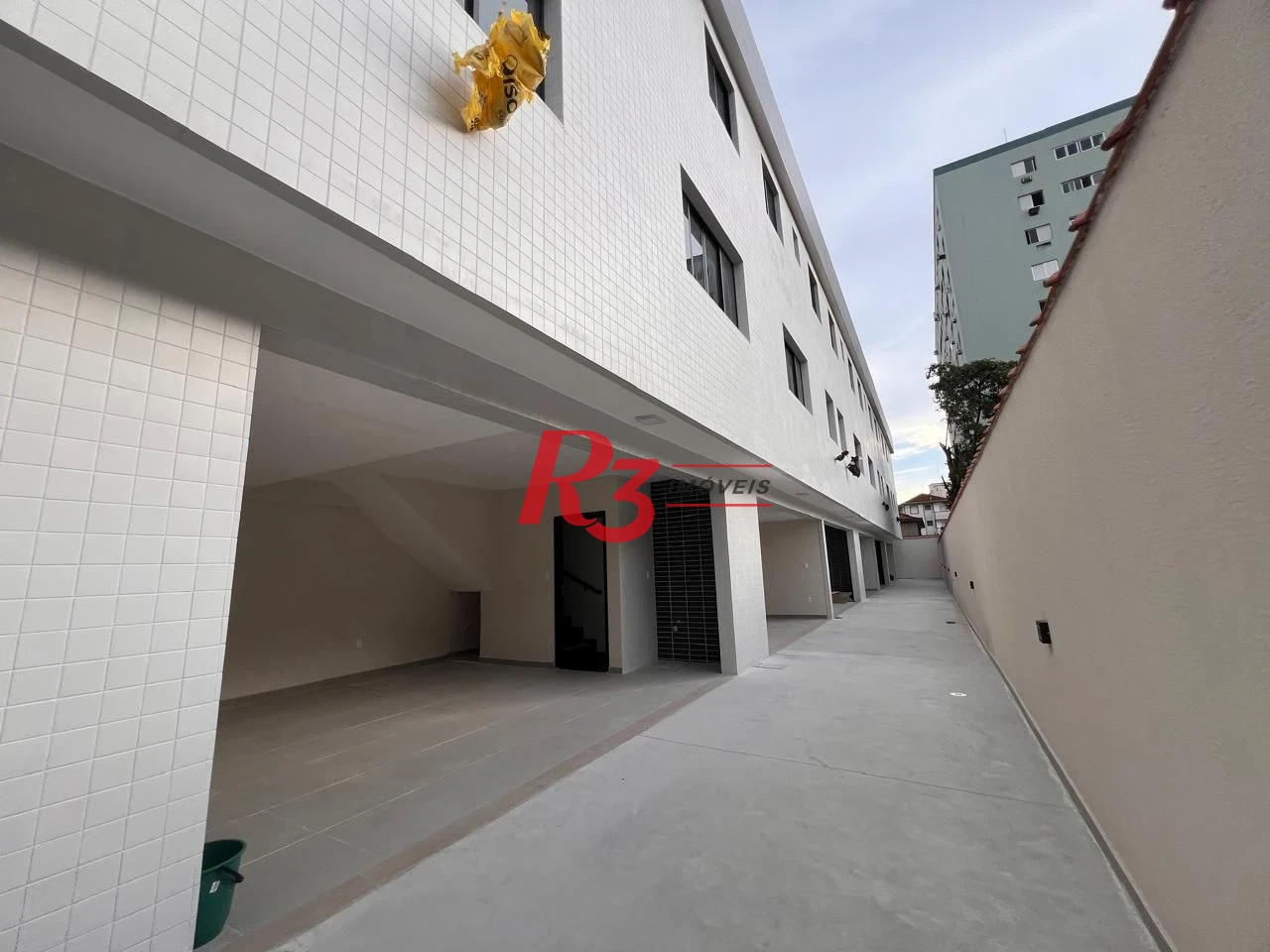 Village com 2 dormitórios à venda, 90 m² por R$ 688.000,00 - Campo Grande - Santos/SP