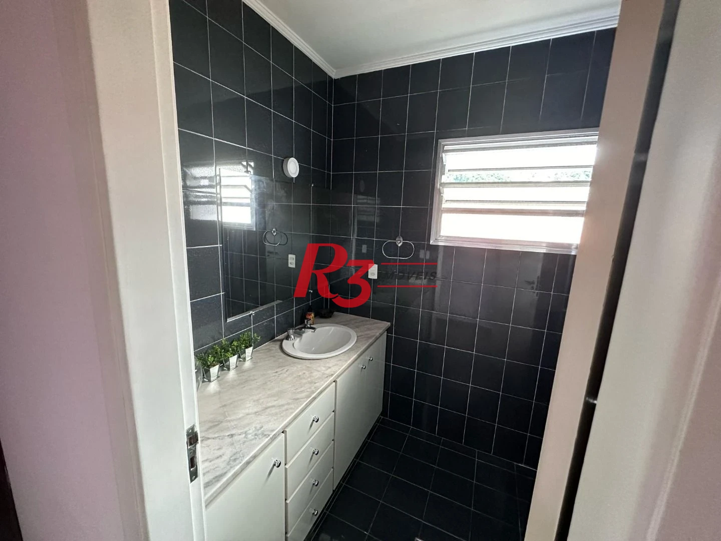 Apartamento com 4 dormitórios à venda, 185 m² por R$ 1.200.000,00 - Marapé - Santos/SP