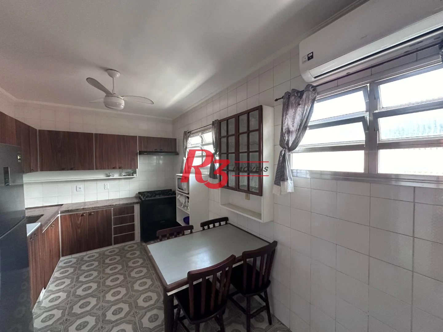 Apartamento com 4 dormitórios à venda, 185 m² por R$ 1.200.000,00 - Marapé - Santos/SP