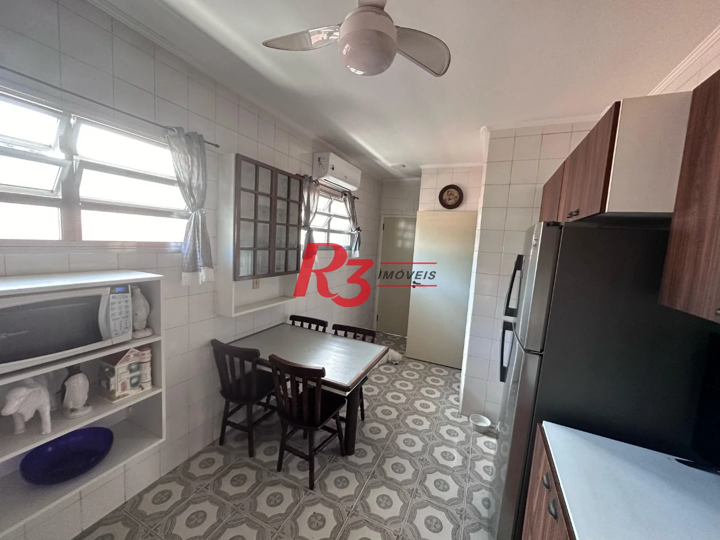 Apartamento com 4 dormitórios à venda, 185 m² por R$ 1.200.000,00 - Marapé - Santos/SP