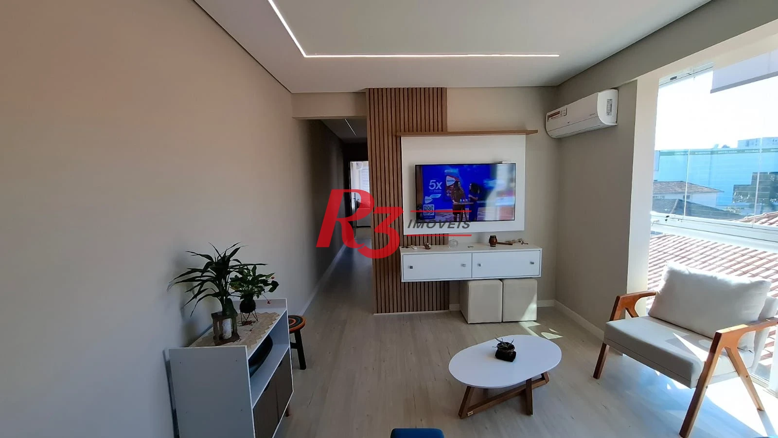 Apartamento à venda, 2 quartos (1 suíte), 1 vaga, no Campo Grande, em Santos SP.