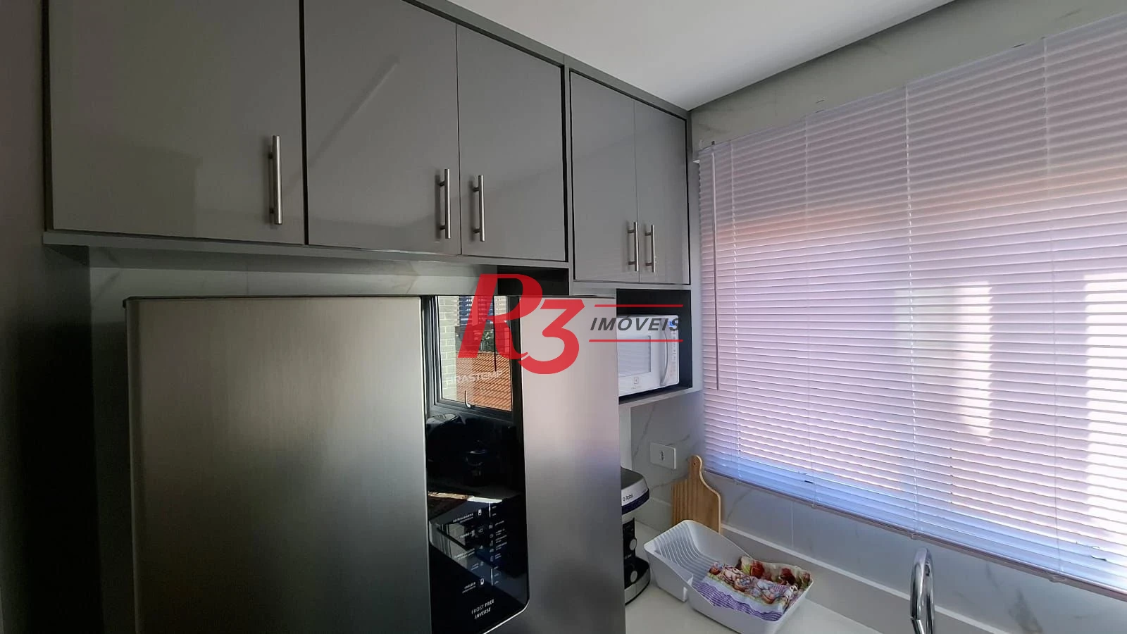 Apartamento à venda, 2 quartos (1 suíte), 1 vaga, no Campo Grande, em Santos SP.