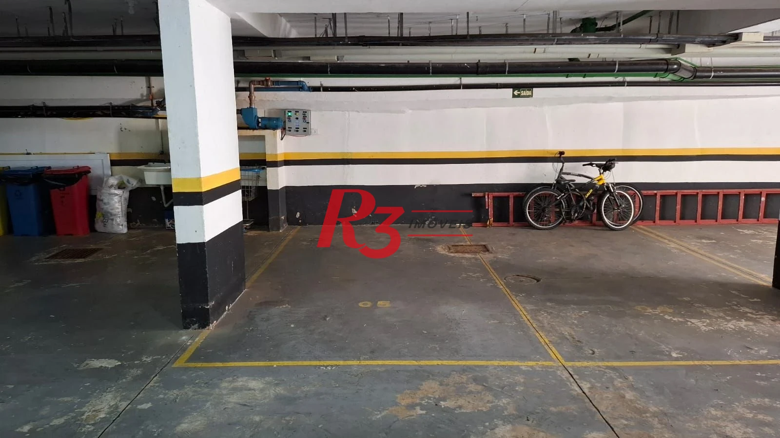 Apartamento à venda, 2 quartos (1 suíte), 1 vaga, no Campo Grande, em Santos SP.