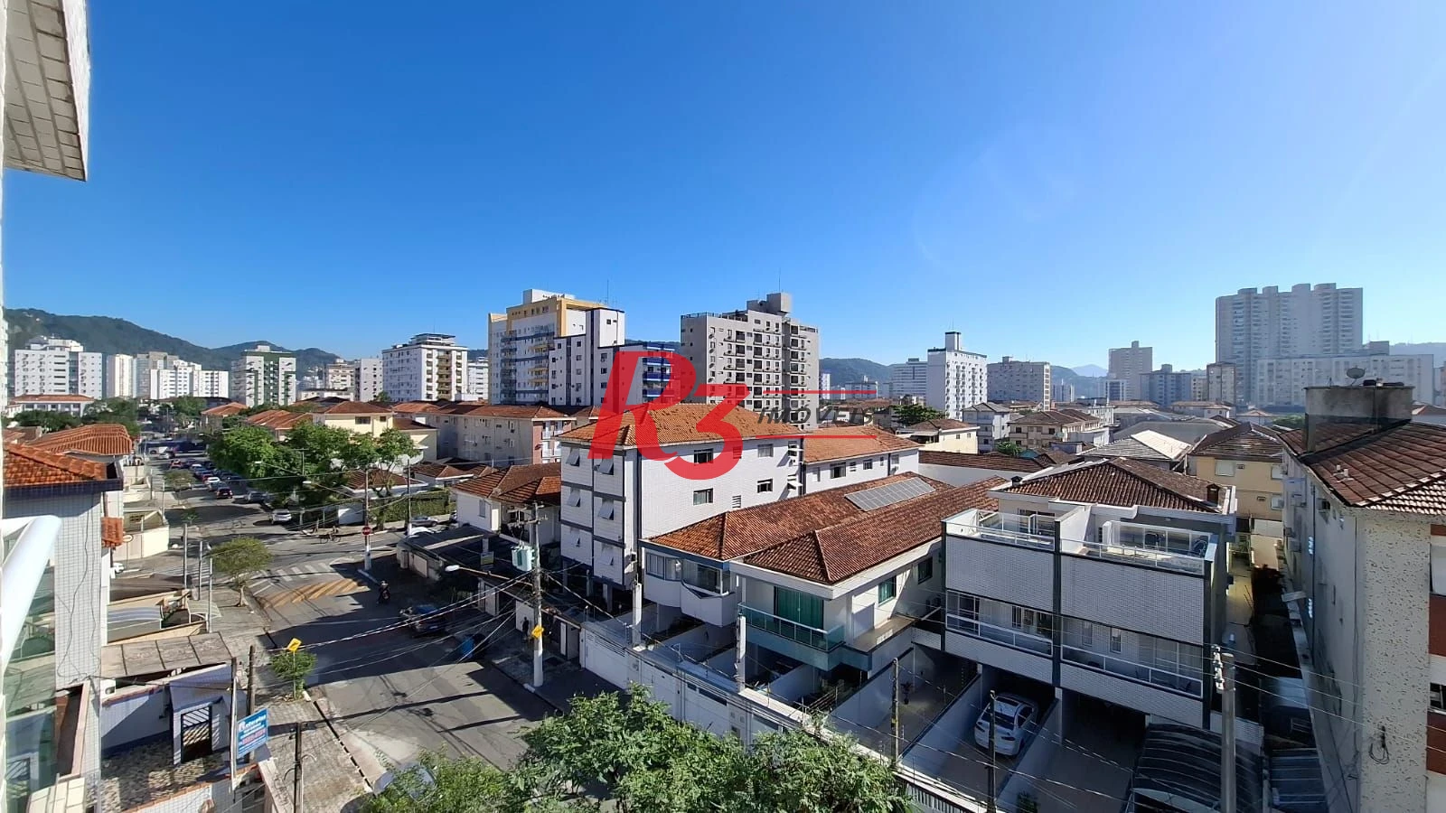 Apartamento à venda, 2 quartos (1 suíte), 1 vaga, no Campo Grande, em Santos SP.