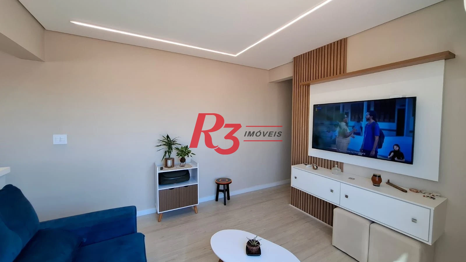 Apartamento à venda, 2 quartos (1 suíte), 1 vaga, no Campo Grande, em Santos SP.