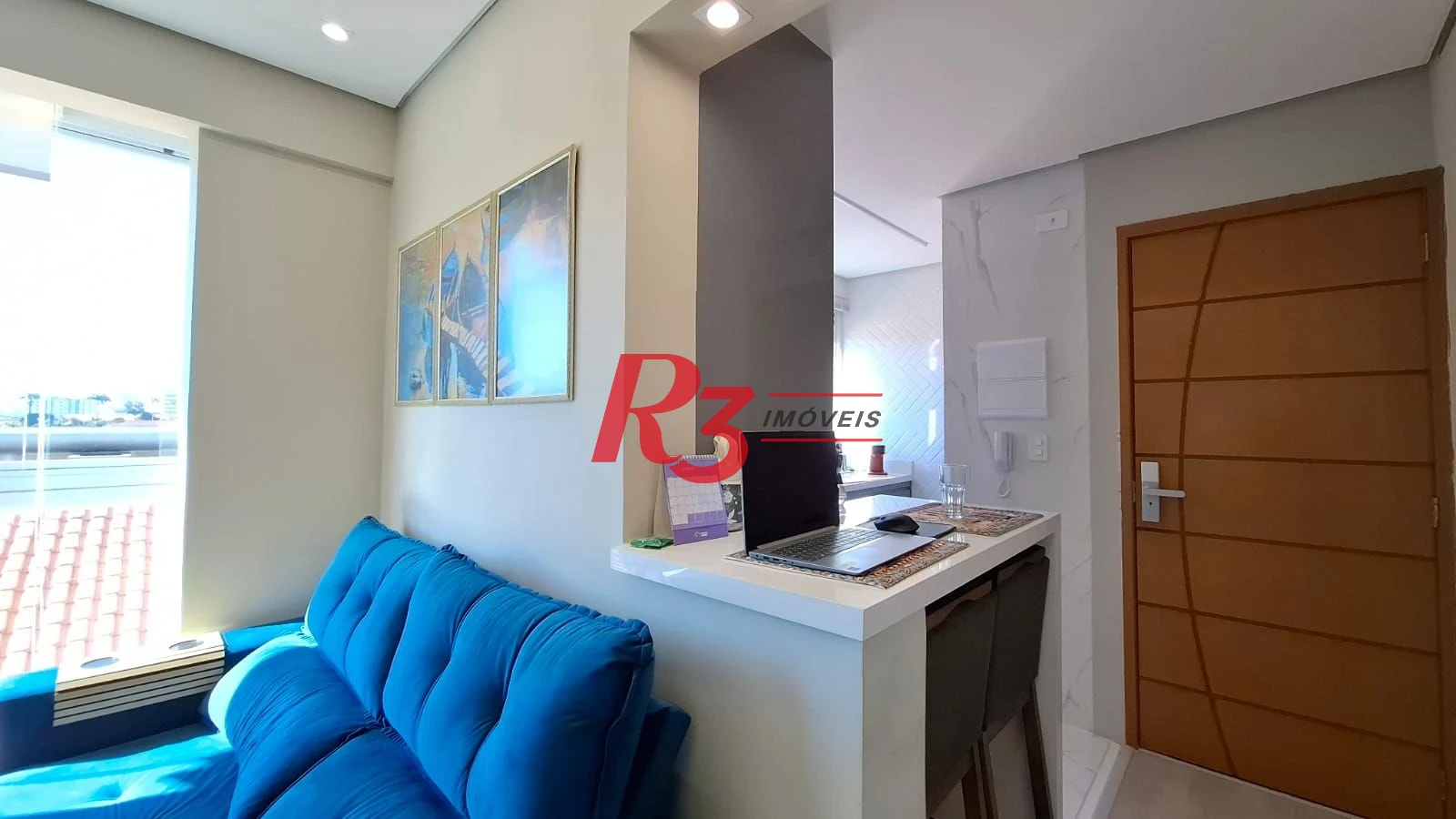 Apartamento à venda, 2 quartos (1 suíte), 1 vaga, no Campo Grande, em Santos SP.