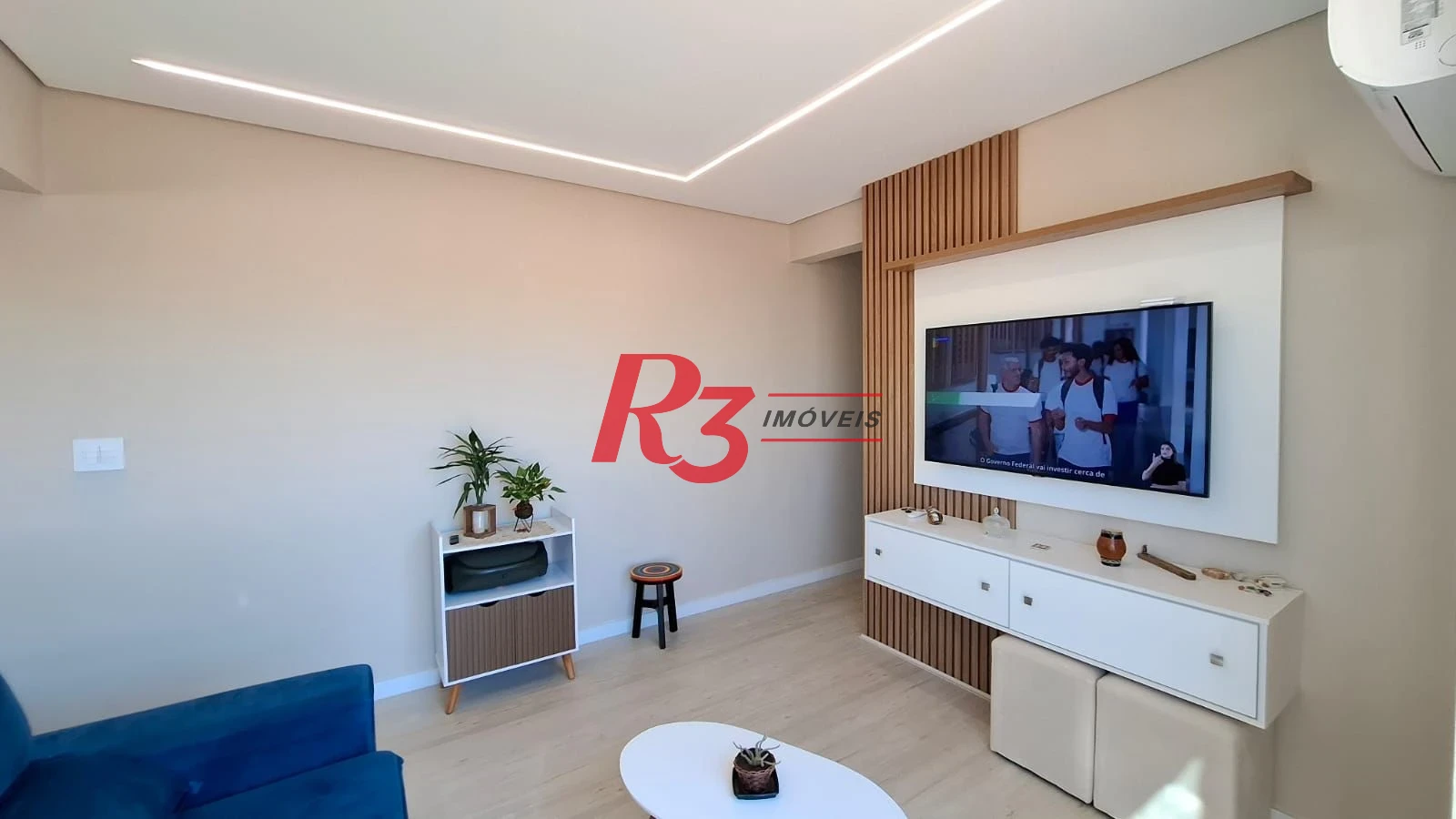 Apartamento à venda, 2 quartos (1 suíte), 1 vaga, no Campo Grande, em Santos SP.