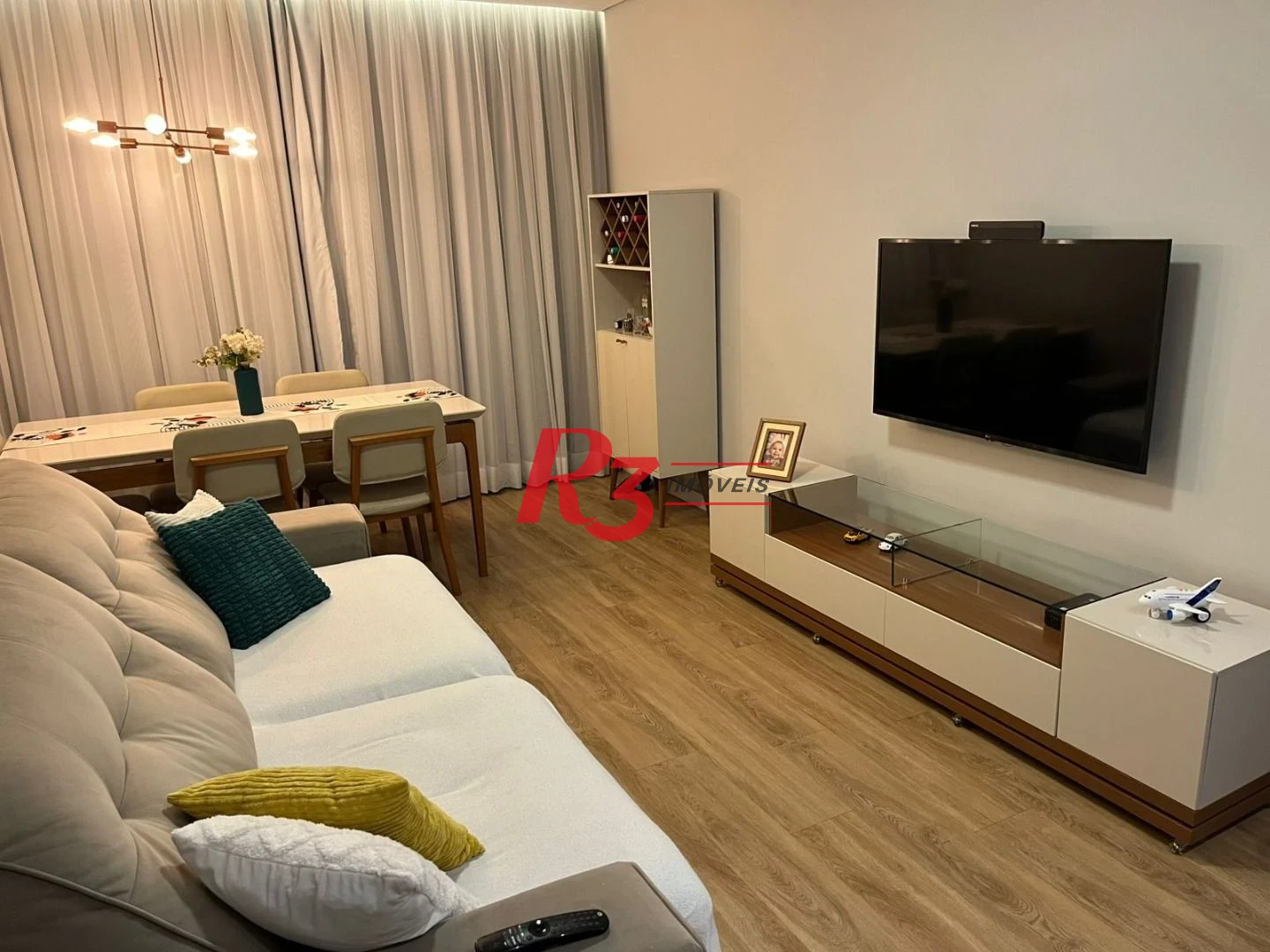 Apartamento com 2 dormitórios à venda, 70 m² por R$ 470.000,00 - Embaré - Santos/SP