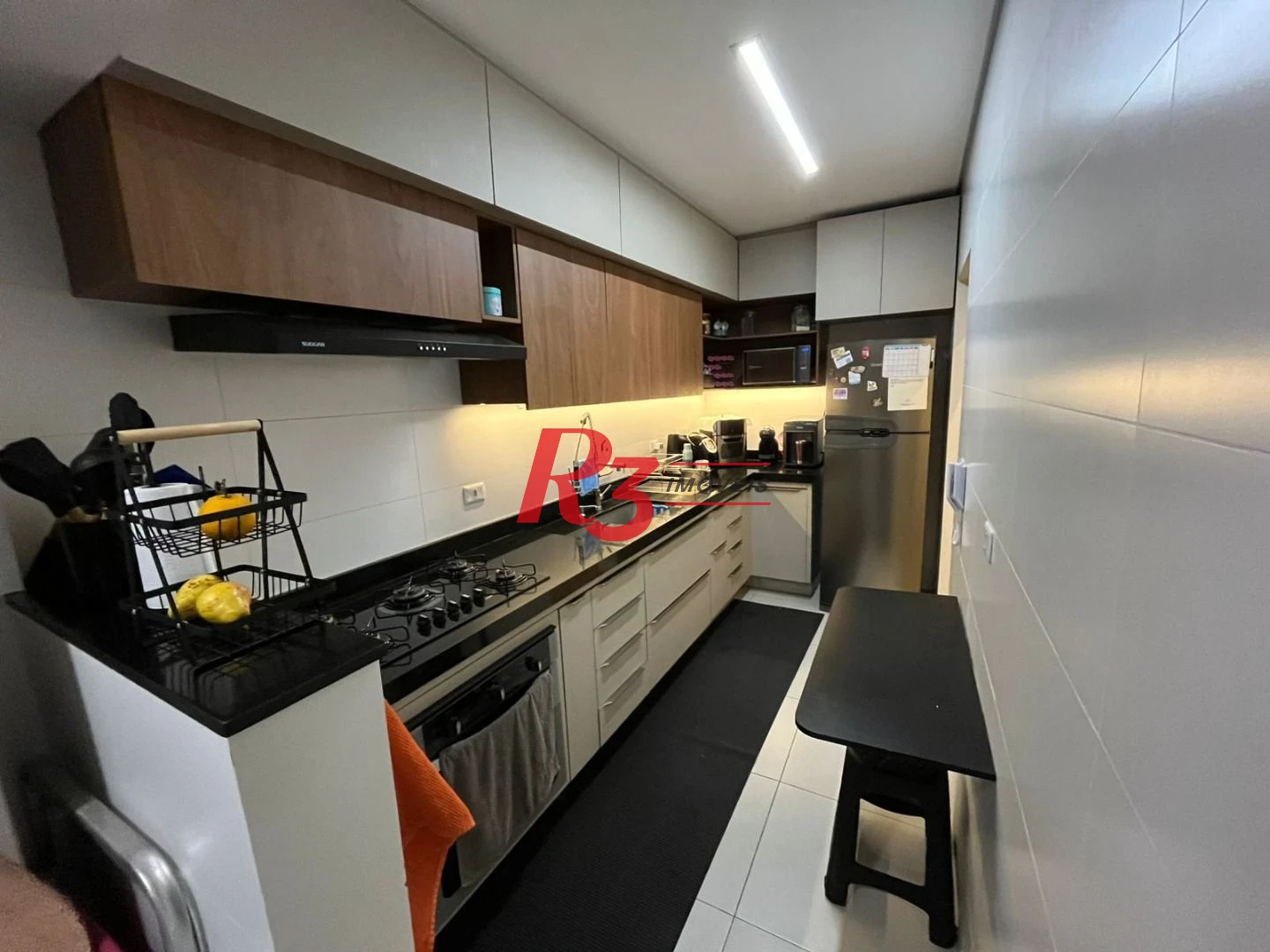 Apartamento com 2 dormitórios à venda, 70 m² por R$ 470.000,00 - Embaré - Santos/SP