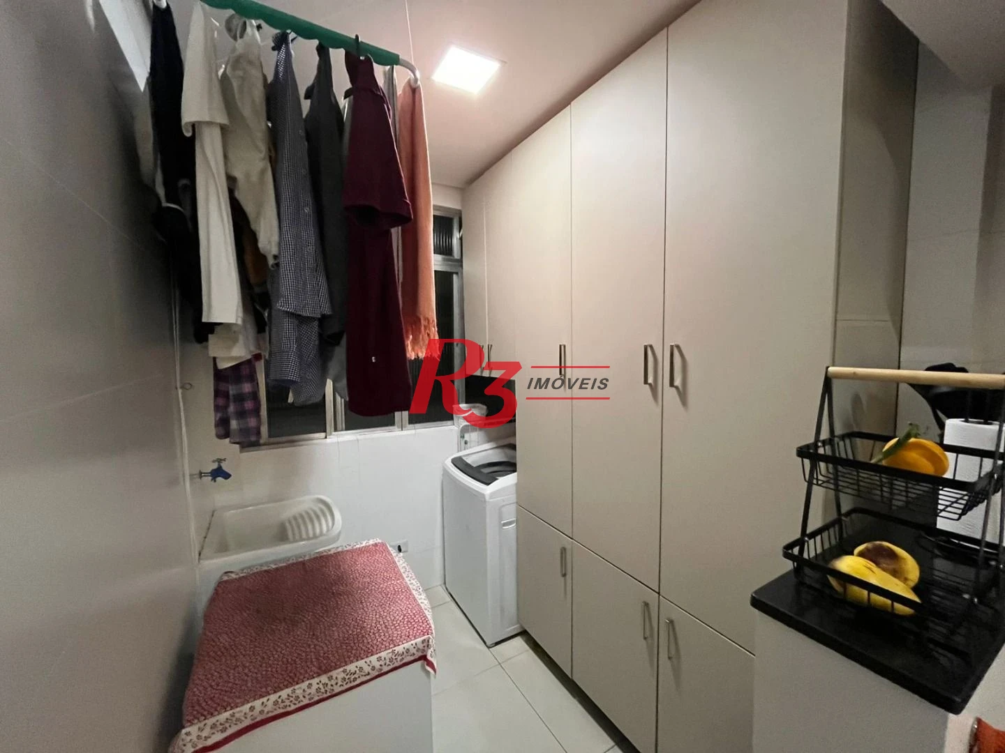 Apartamento com 2 dormitórios à venda, 70 m² por R$ 470.000,00 - Embaré - Santos/SP