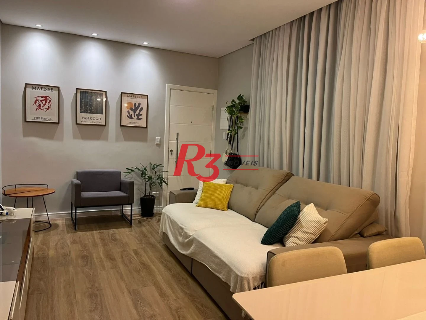 Apartamento com 2 dormitórios à venda, 70 m² por R$ 470.000,00 - Embaré - Santos/SP