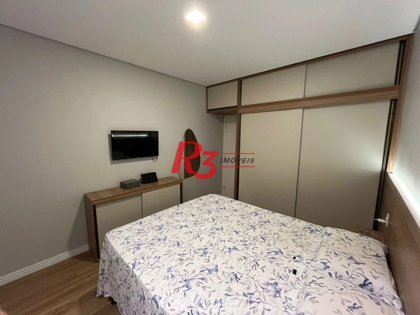 Apartamento com 2 dormitórios à venda, 70 m² por R$ 470.000,00 - Embaré - Santos/SP