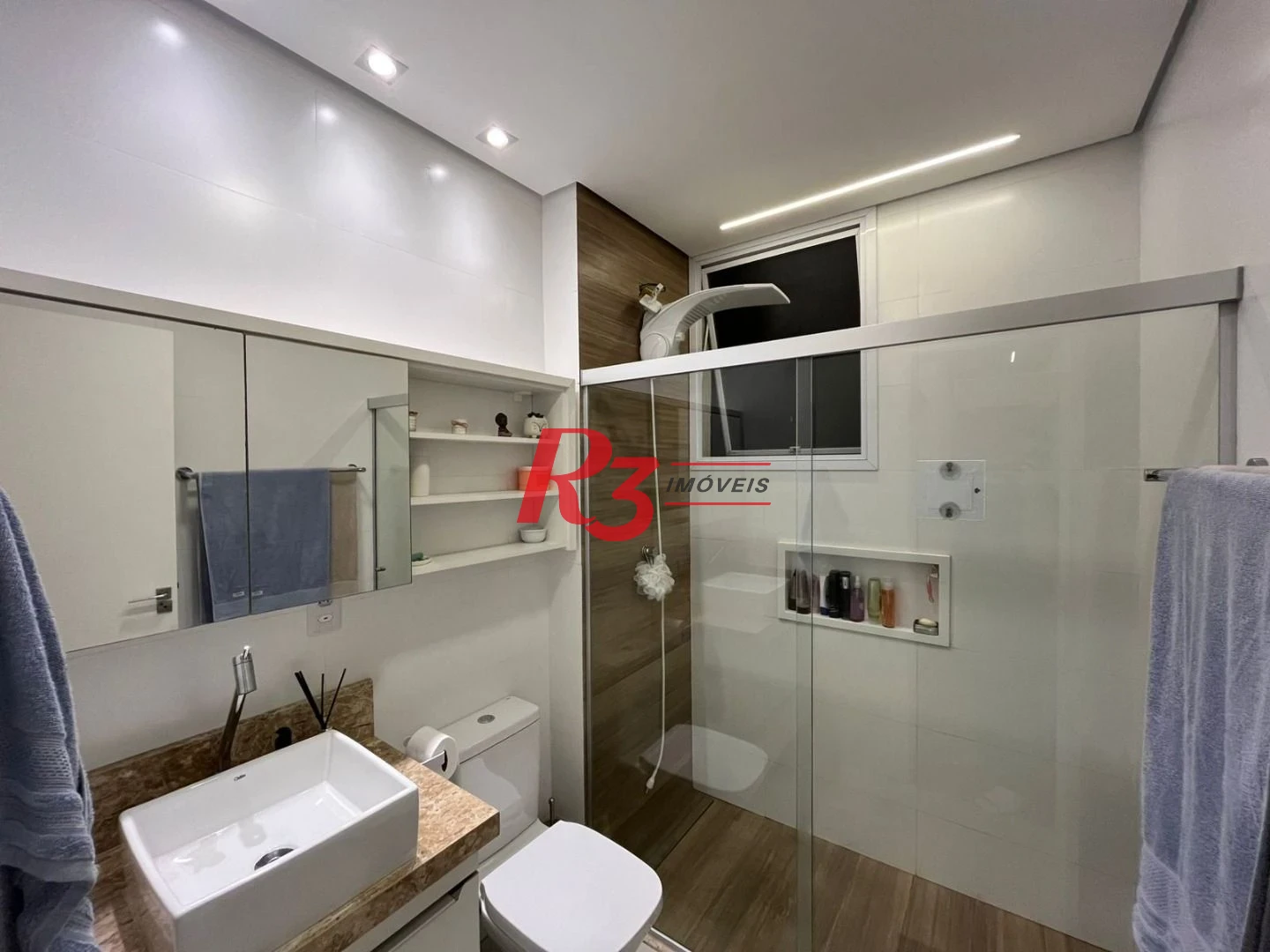 Apartamento com 2 dormitórios à venda, 70 m² por R$ 470.000,00 - Embaré - Santos/SP