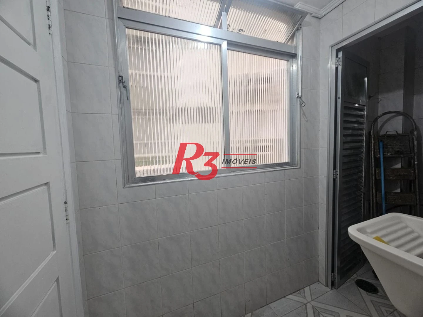 Apartamento para Alugar 3 dormitórios Frente Mar 1 VG Bairro Embaré Santos.