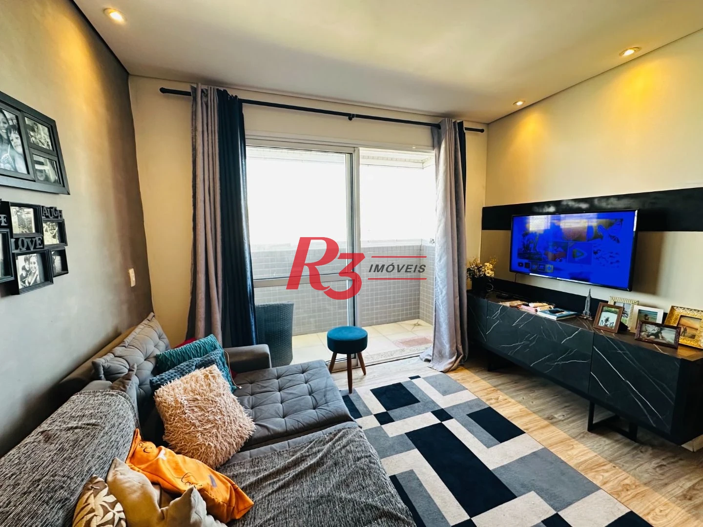 Apartamento com 2 dormitórios à venda, 82 m² por R$ 1.020.000,00 - Gonzaga - Santos/SP