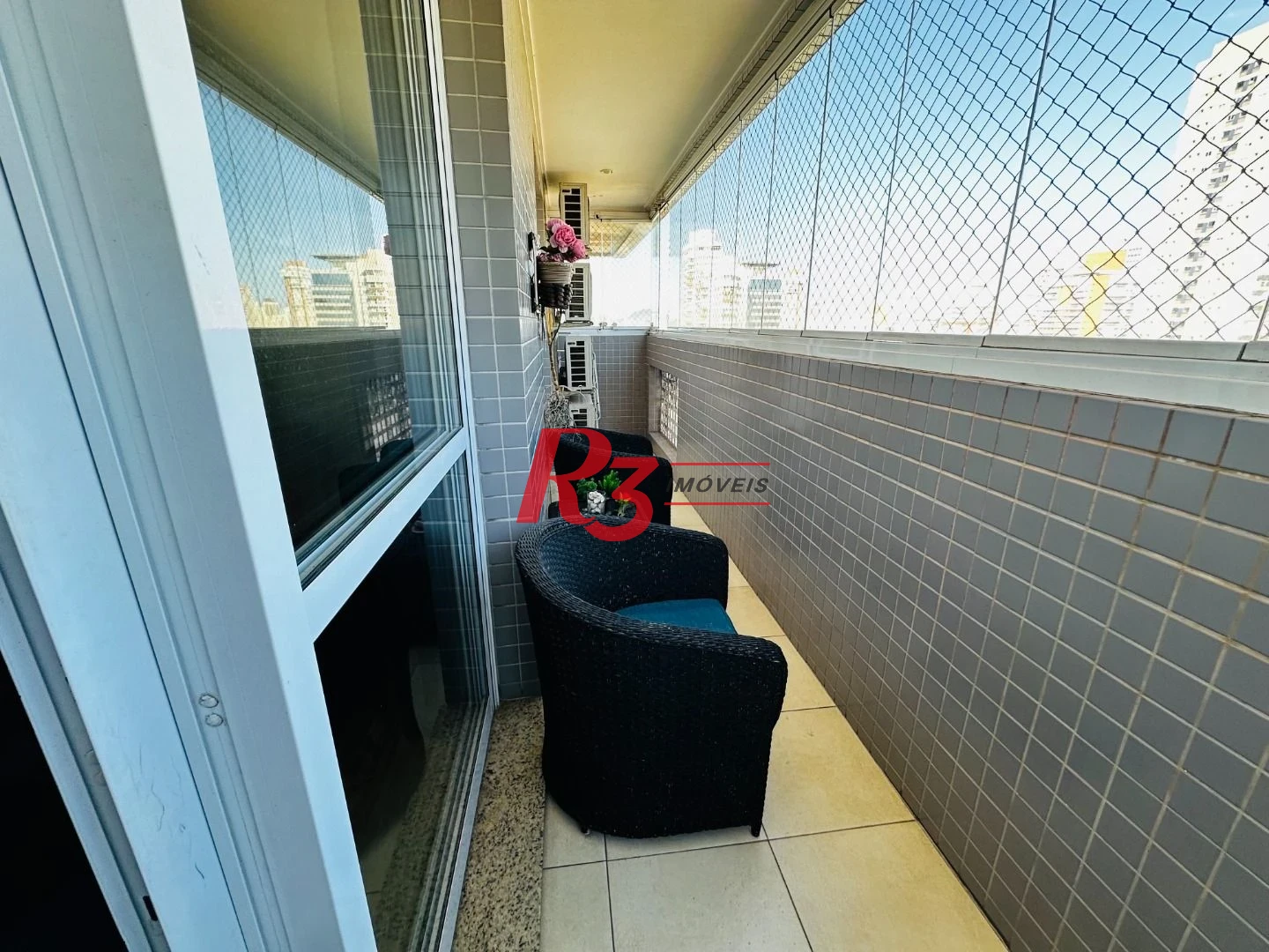 Apartamento com 2 dormitórios à venda, 82 m² por R$ 1.020.000,00 - Gonzaga - Santos/SP