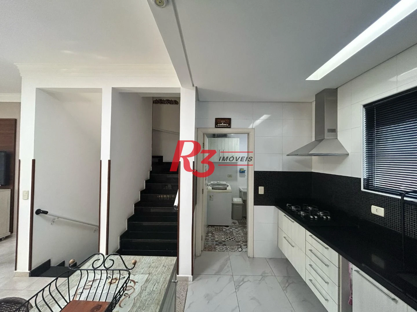 Casa com 2 dormitórios à venda, 130 m² por R$ 890.000,00 - Marapé - Santos/SP