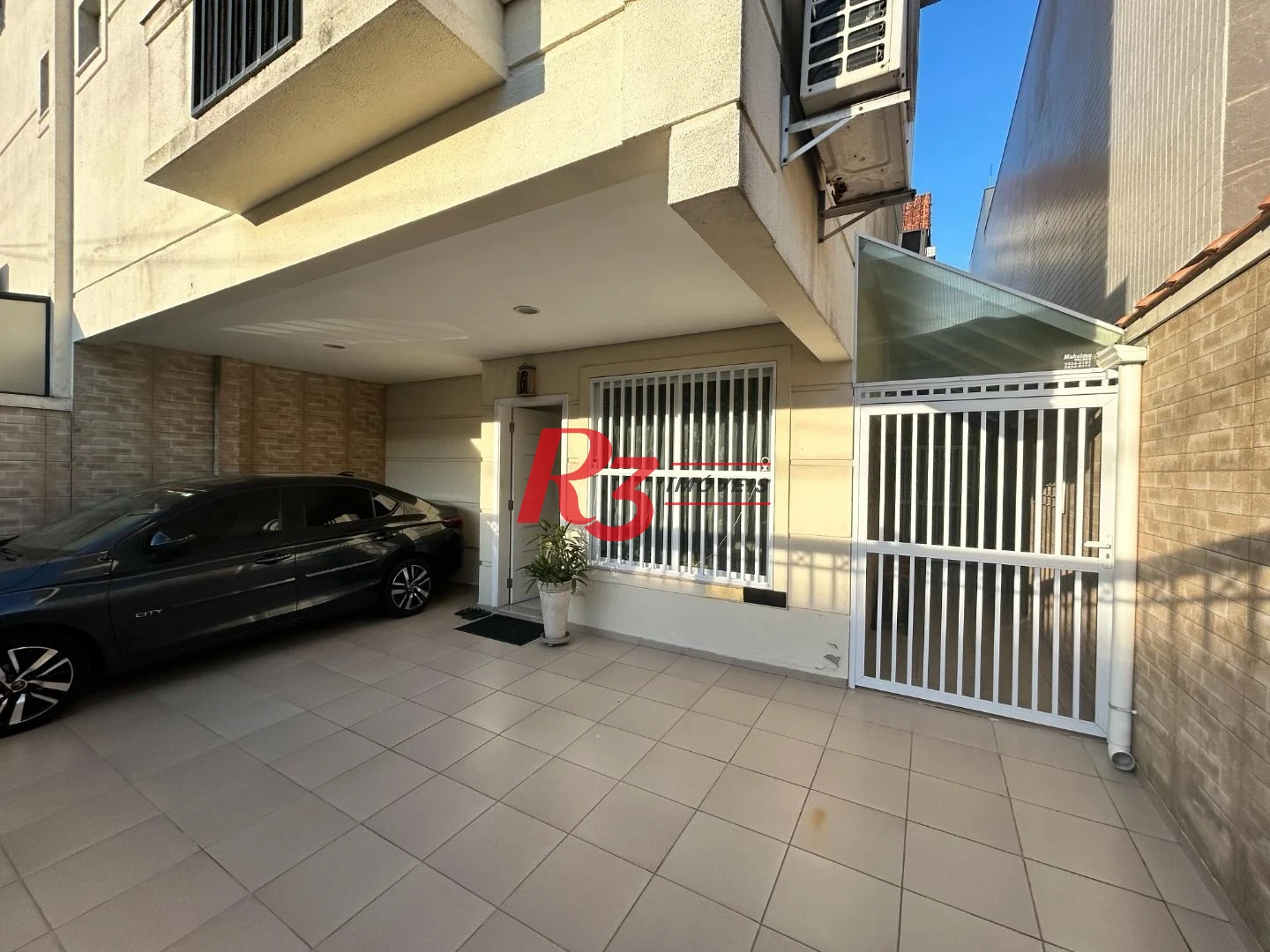 Casa com 2 dormitórios à venda, 130 m² por R$ 890.000,00 - Marapé - Santos/SP