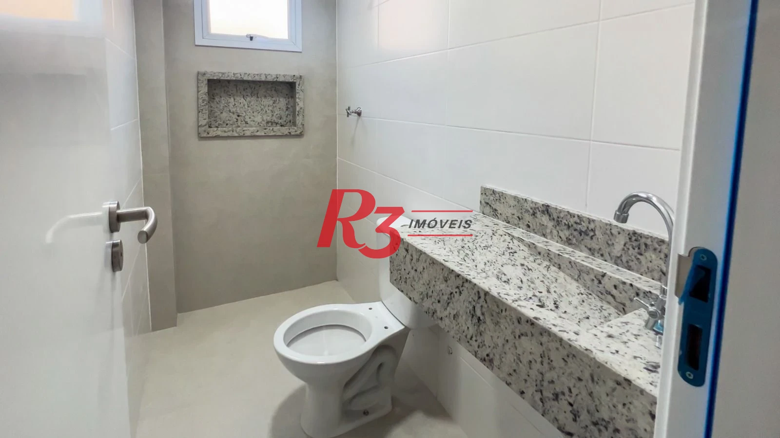 Casa com 3 suítes à venda, 115 m² por R$ 820.000 - Marapé - Santos/SP