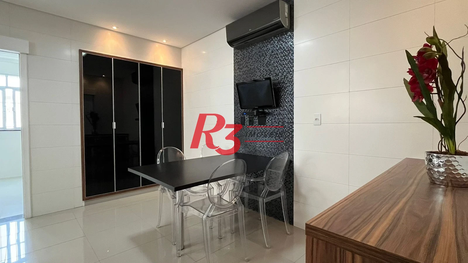 Casa com 4 dormitórios à venda, 370 m² por R$ 2.800.000,00 - Ponta da Praia - Santos/SP