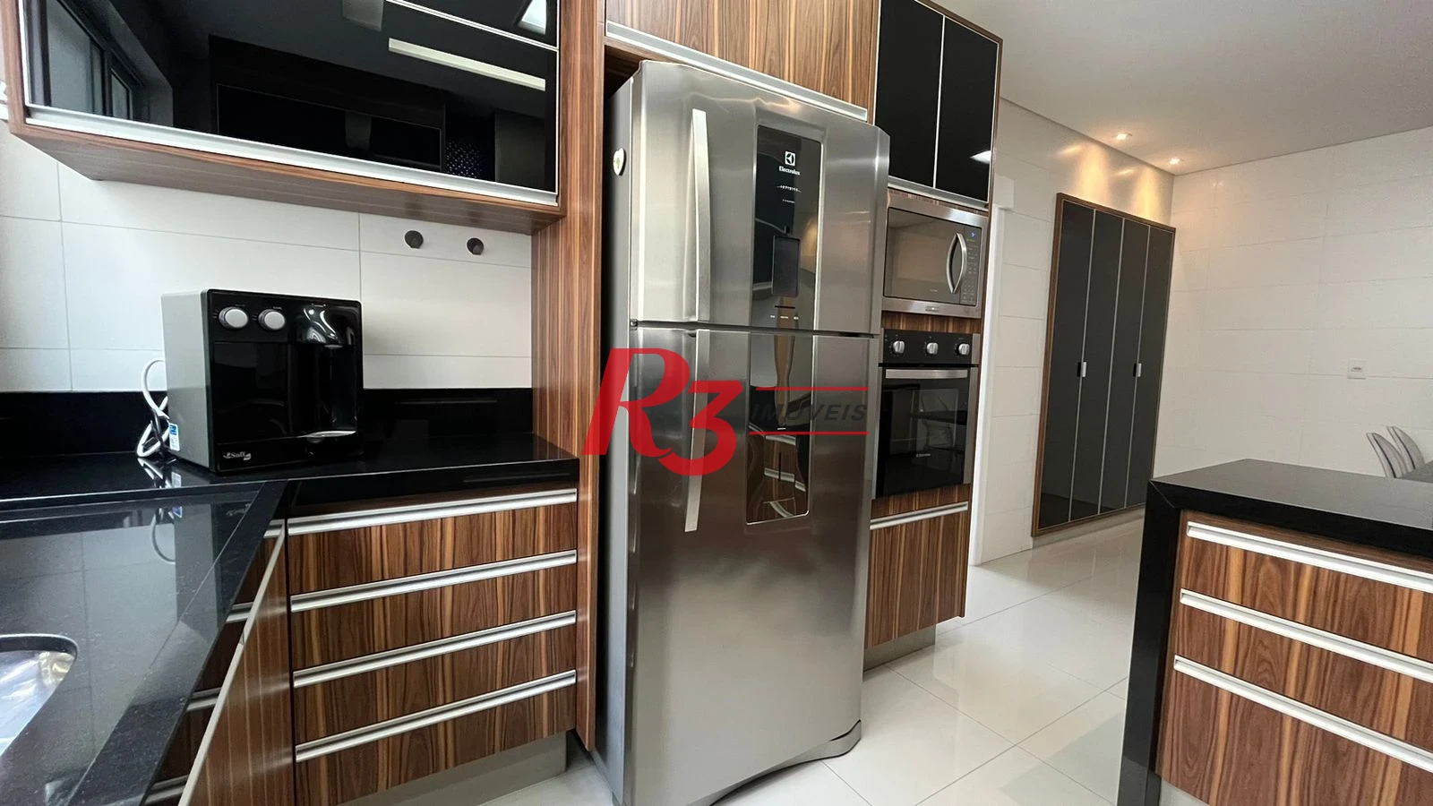 Casa com 4 dormitórios à venda, 370 m² por R$ 2.800.000,00 - Ponta da Praia - Santos/SP