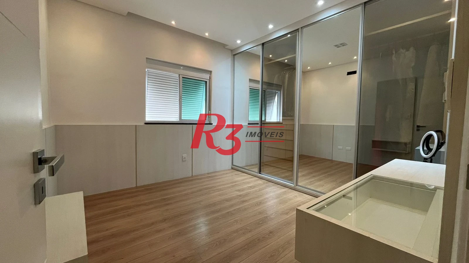 Casa com 4 dormitórios à venda, 370 m² por R$ 2.800.000,00 - Ponta da Praia - Santos/SP