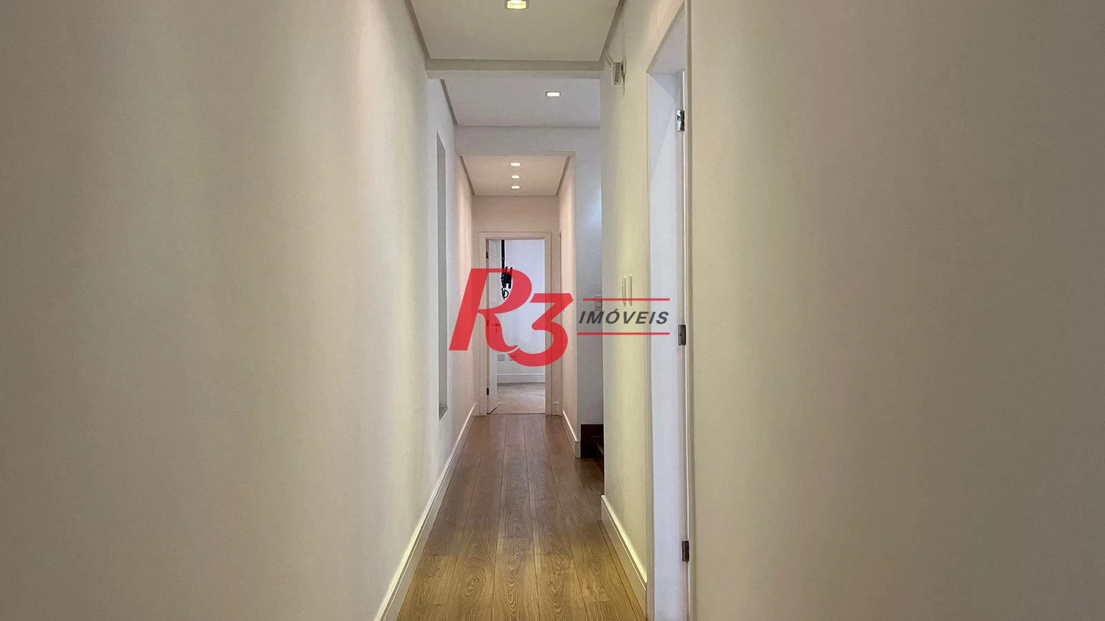 Casa com 4 dormitórios à venda, 370 m² por R$ 2.800.000,00 - Ponta da Praia - Santos/SP