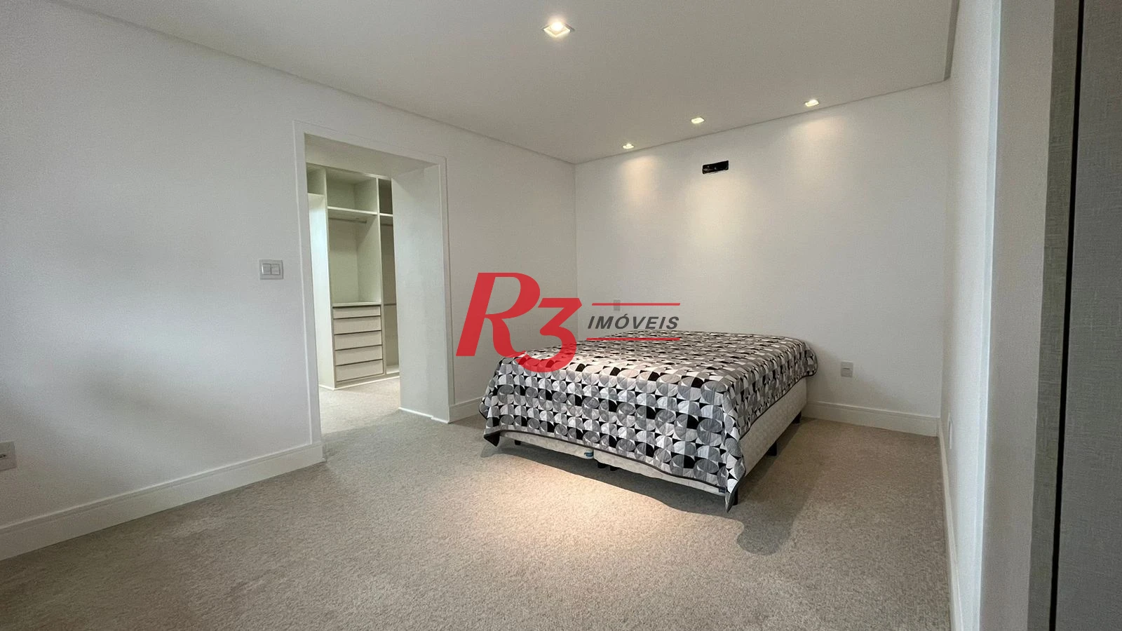 Casa com 4 dormitórios à venda, 370 m² por R$ 2.800.000,00 - Ponta da Praia - Santos/SP