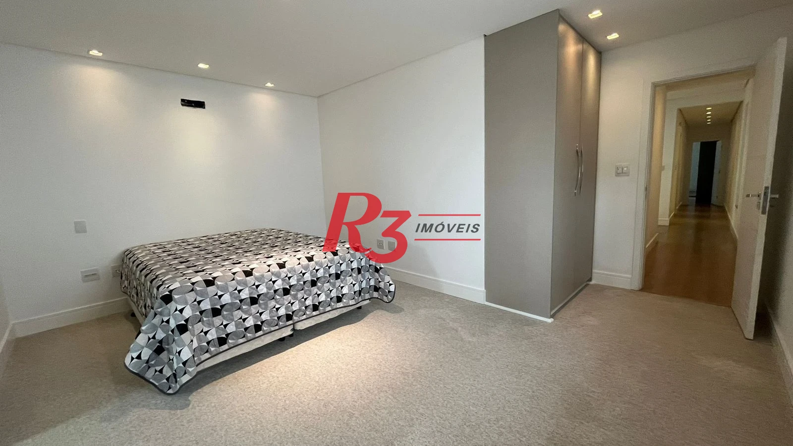 Casa com 4 dormitórios à venda, 370 m² por R$ 2.800.000,00 - Ponta da Praia - Santos/SP